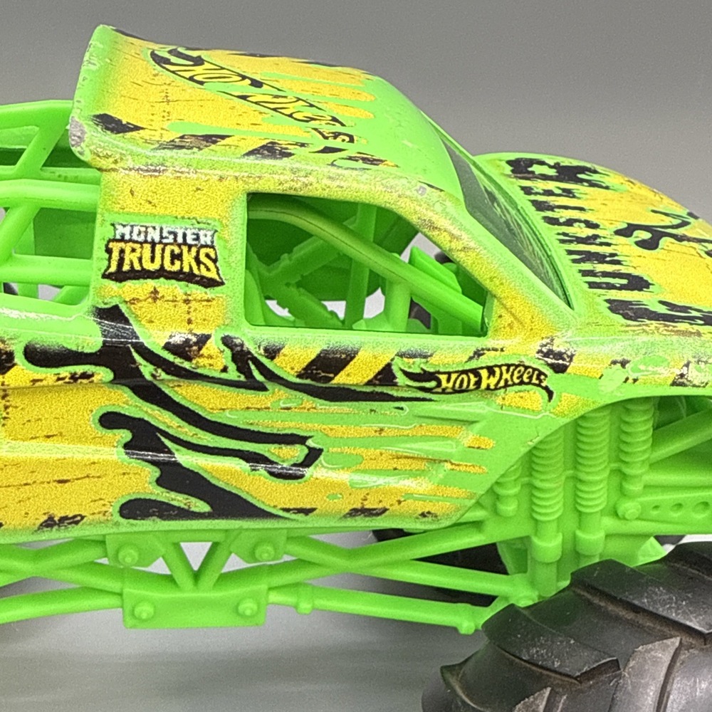 Hot Wheels Monster Trucks Oversized Gunkster 1:24
